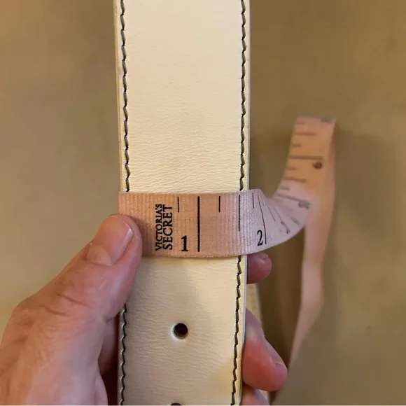 Johnston and Murphy Men's White Leather Belt, EUC size 34